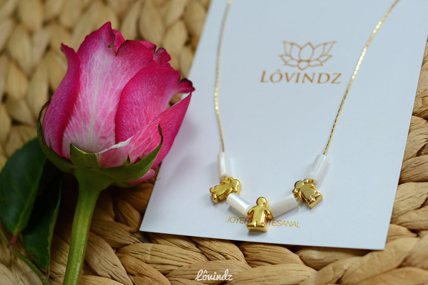 Cadena niños y madre perla