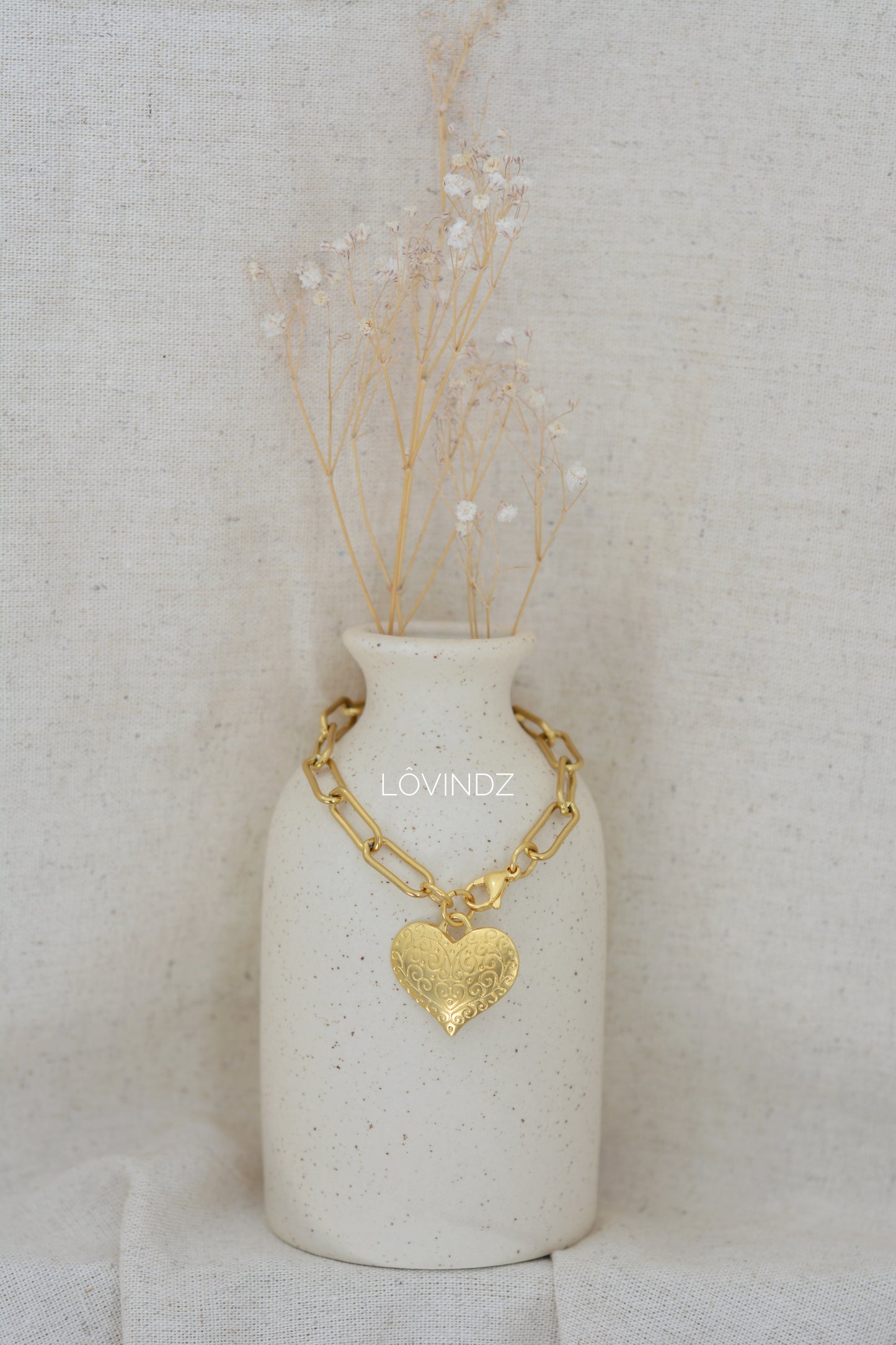 Pulsera corazón calado