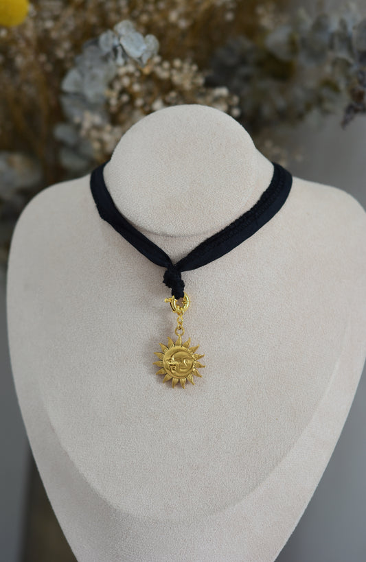 Collar con dije intercambiable