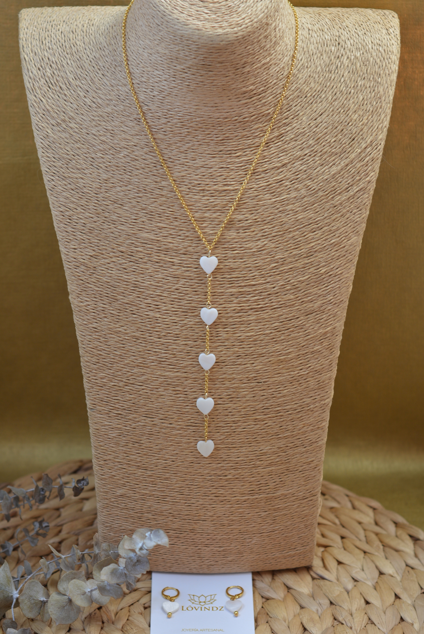 Juego de collar y aretes