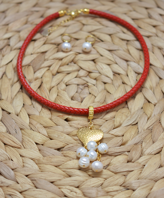 Collar y aretes piel roja