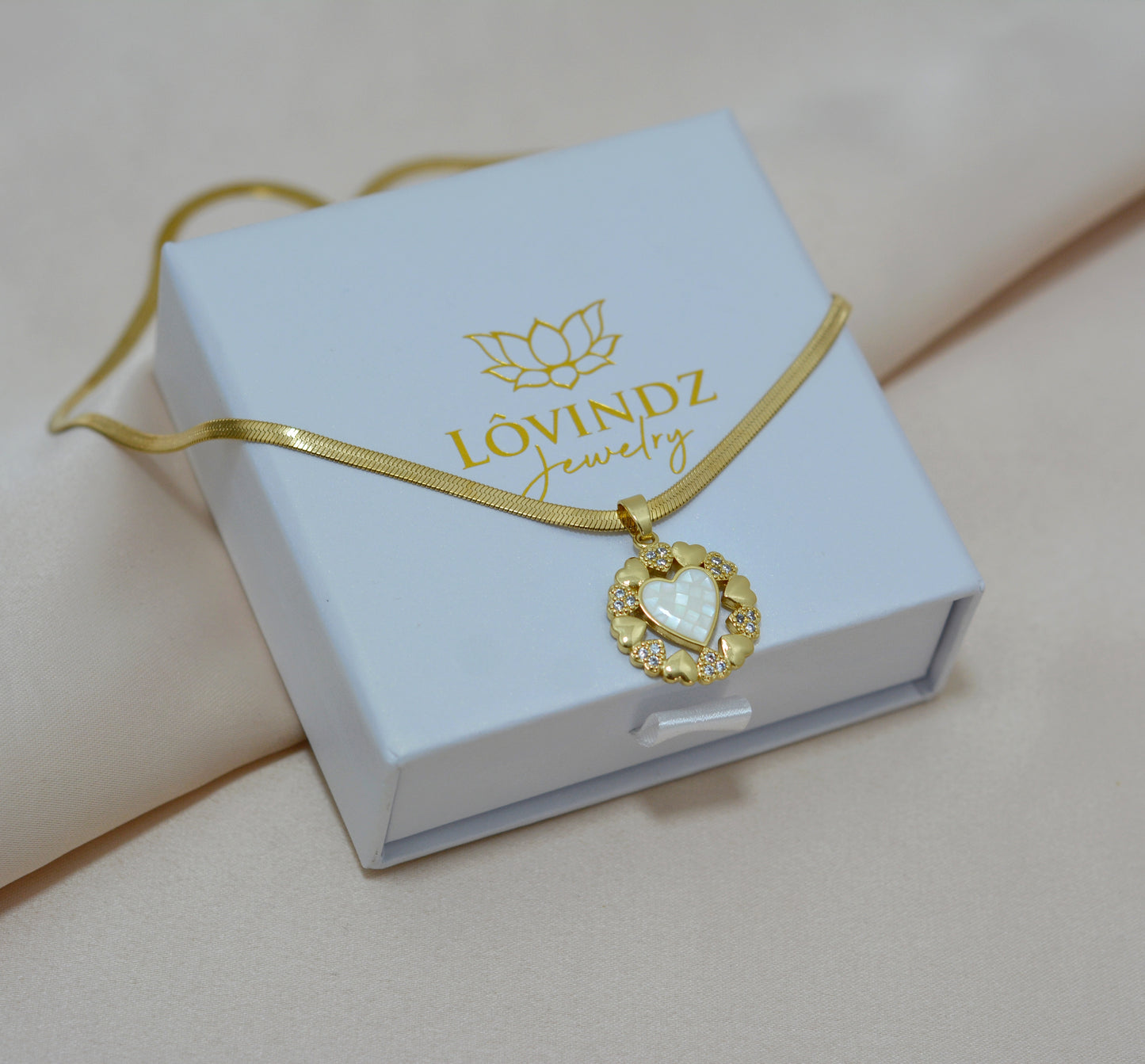 Cadena corazón madre perla