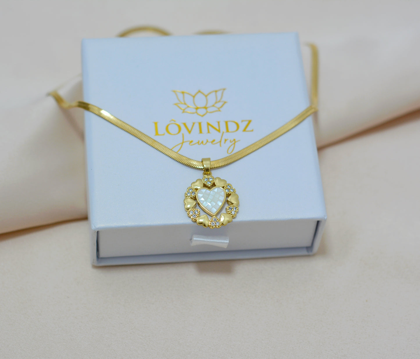 Cadena corazón madre perla