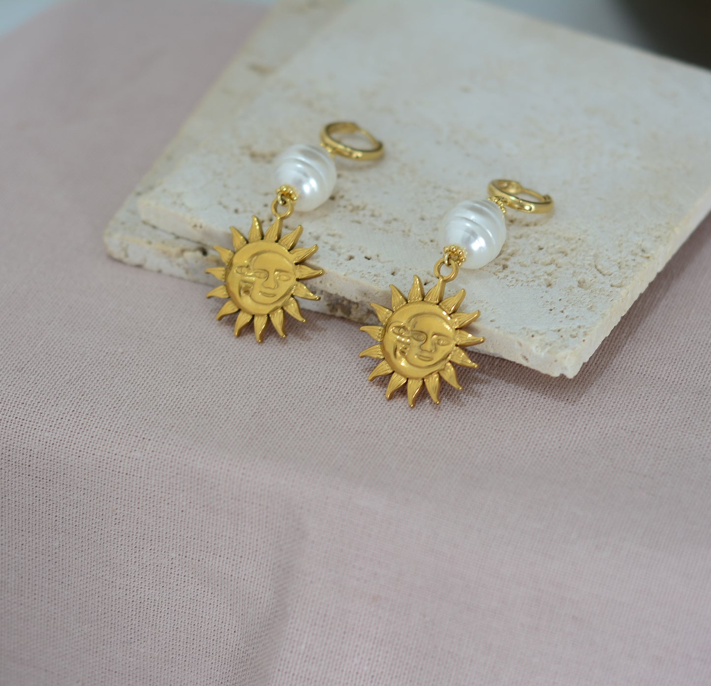 Aretes largos sol y luna