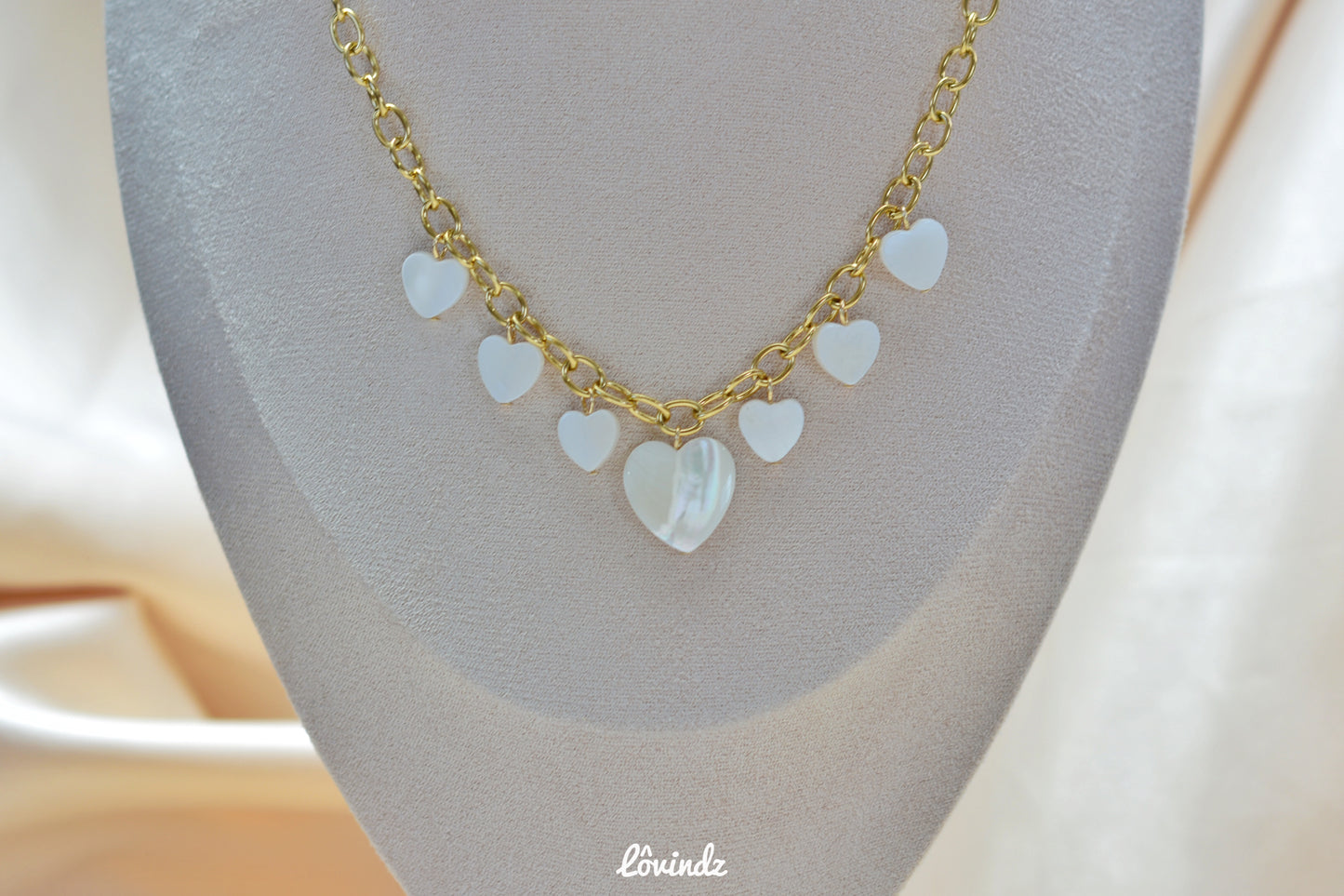 Collar corazones madre perla